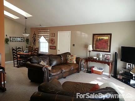 Great Room w/skylights