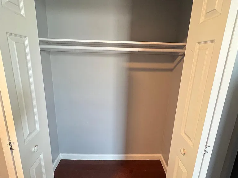 631 N 11th St #2R — Photo 9