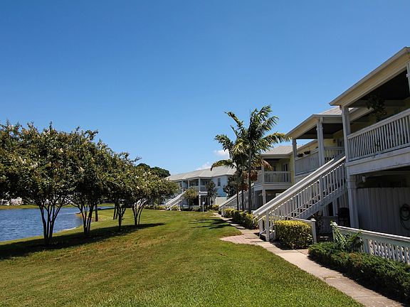 5th image of 223 Pompano Dr SE APT D