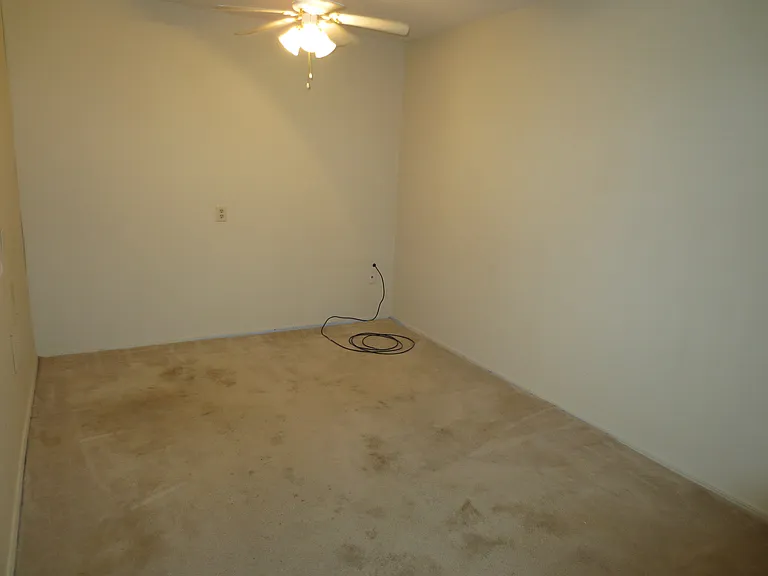 711 Southern Ct — Photo 10