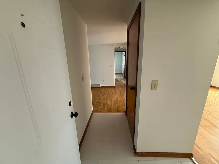 152 McCarty Ave — Photo 2