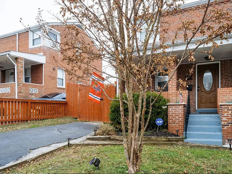 2445 S Nelson St — Photo 7