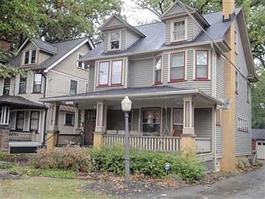 1st image of 13898 Clifton Blvd