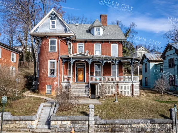 901 W Beverley St, Staunton, VA