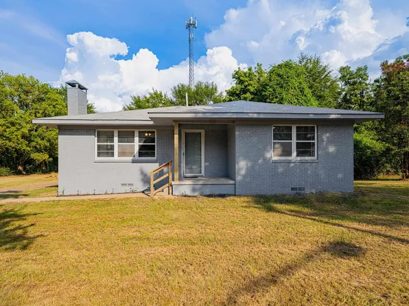 1305 N Cypress St, Gilmer, TX 75644