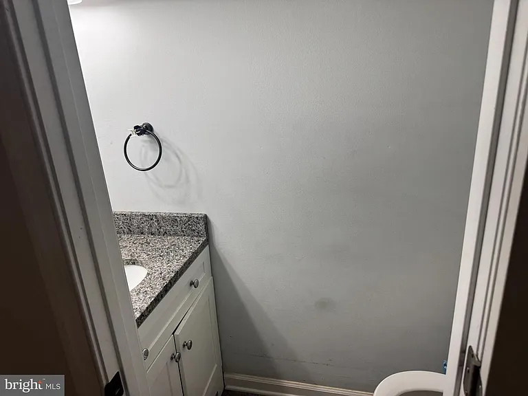 100 Cypress Dr — Photo 11