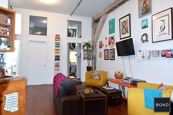 Rented by Bond New York | media 3