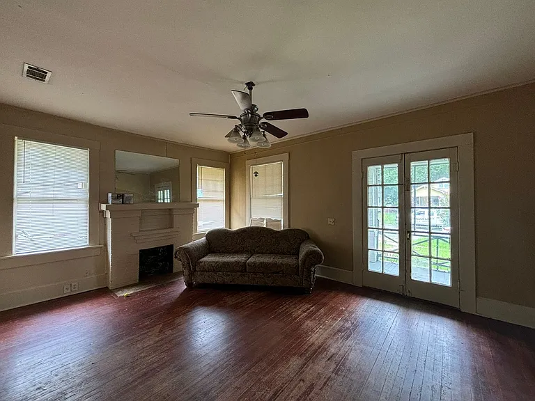 425 Atkins Ave — Photo 5