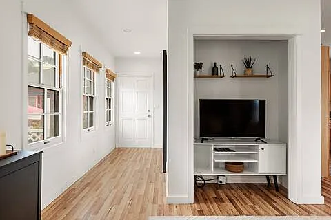 58 E Sunset Ave