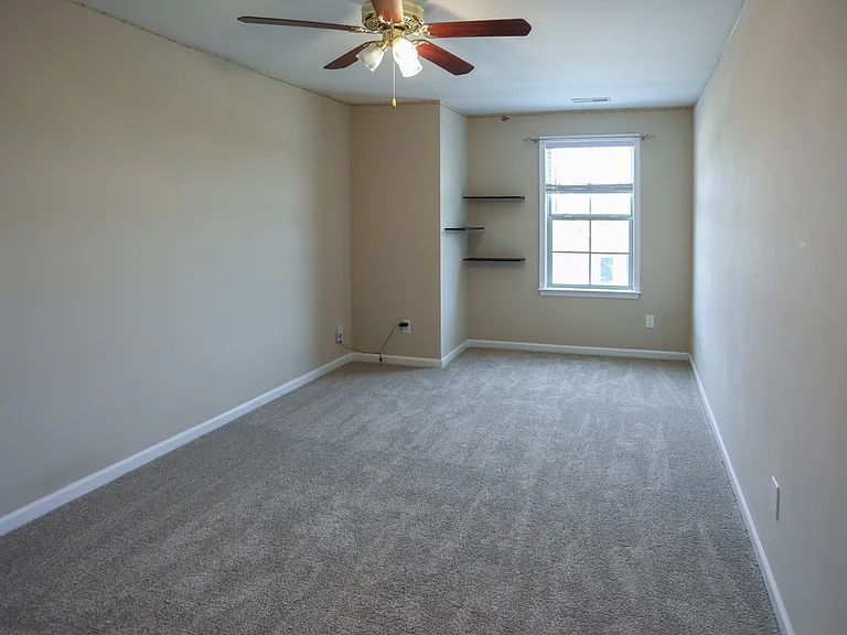 336 Duchart Ln — Photo 9