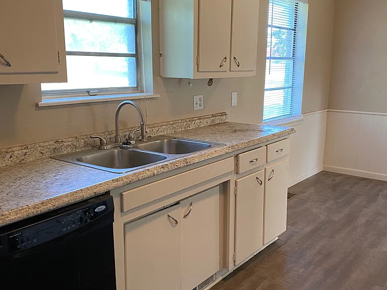 4808 Sunset Ter — Photo 8