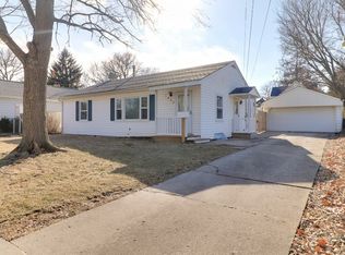 1403 S East St, Bloomington, IL 61701