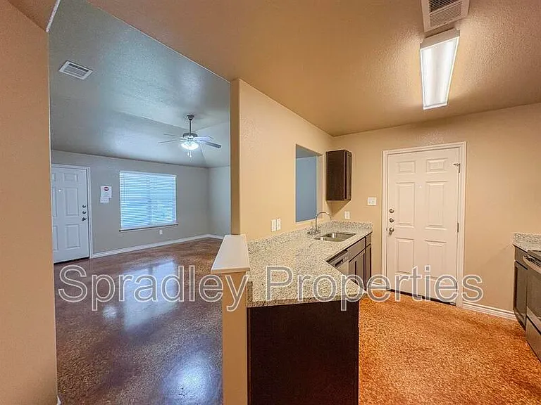 1013A Kerr Ct — Photo 3