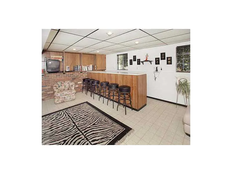 540 Francis Rd photo 1