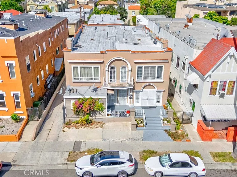 139 S Manhattan Pl — Photo 30