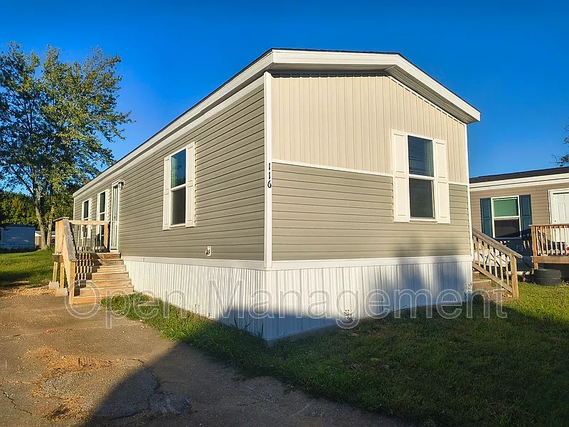 2 bed, 2.0 bath, 896 sqft, $999 — Photo 2