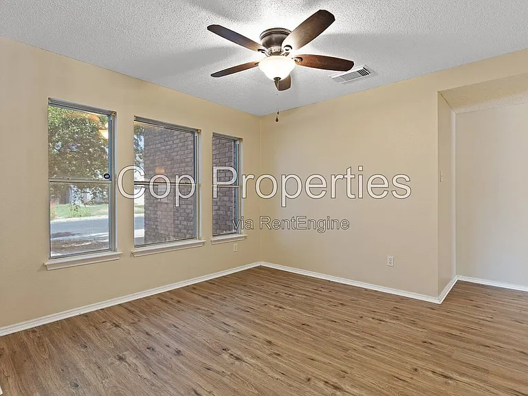 8118 Stagwood Hl — Photo 14