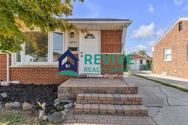 3 bed, 2.0 bath, 1876 sqft, $1,850 — Photo 1