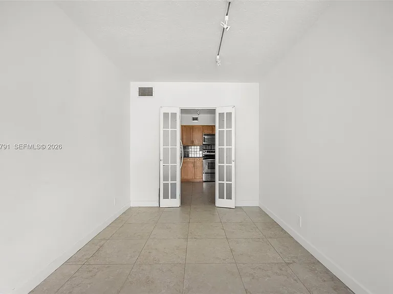 900 Bay Dr #1005 — Photo 23