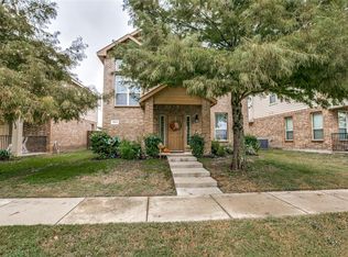 1912 Parkside Mews, Lancaster, TX 75146