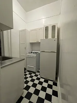 Rented by Peter R. Hungerford, LREB | media 13