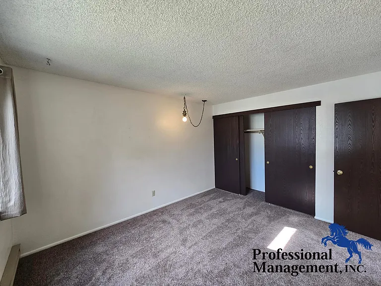 2214 Avenue C — Photo 7