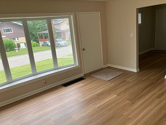 2nd image of 415 Dunbar Dr
