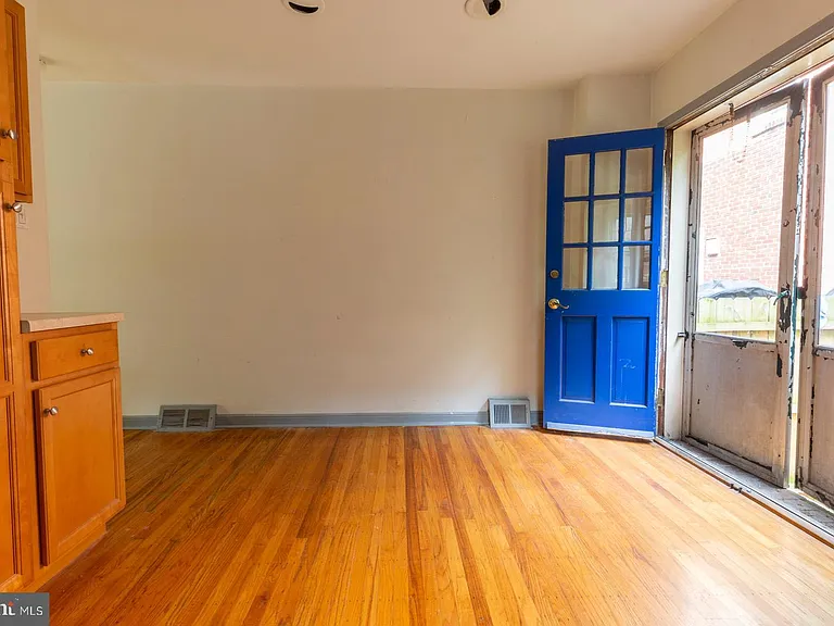 404 S Croskey St #A — Photo 10