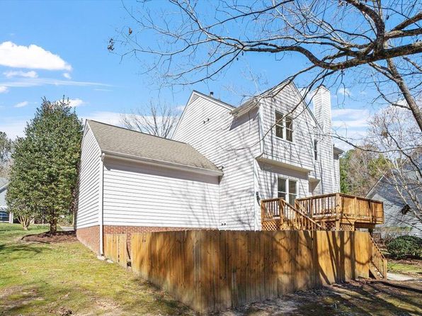 205 Caniff Ln, Cary, NC 27519