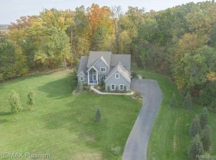 824 N Hacker Rd, Howell, MI 48843