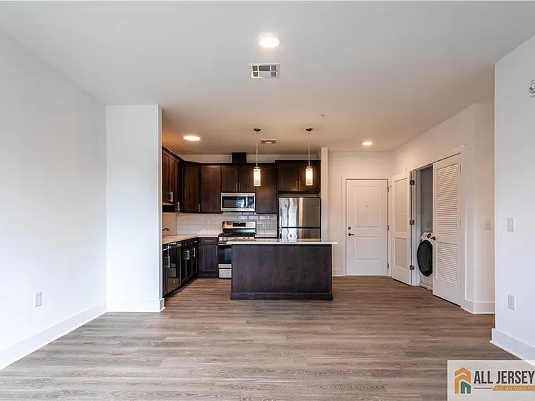 1025 Raritan Rd #414 — Photo 11