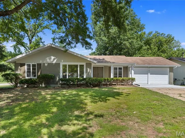 1618 Clock Tower Dr, Saint Louis, MO 63138