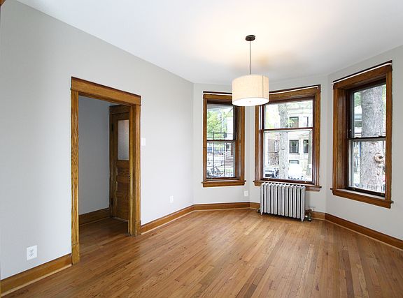 5th image of 2036 N Sawyer Ave Unit A