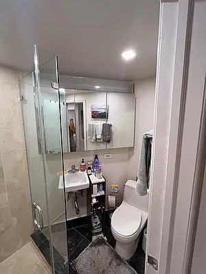 Rented by Point NYC | media 6