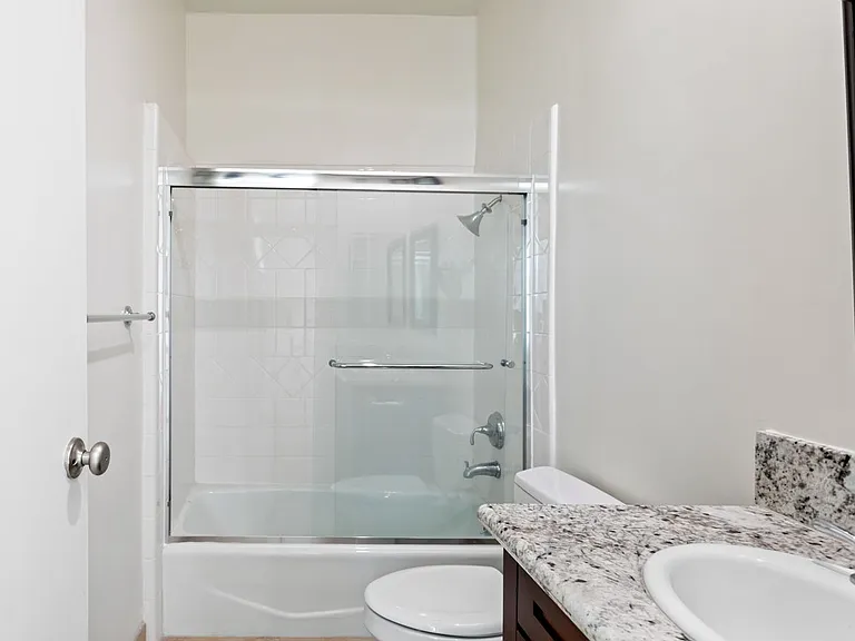 430 N Maple Dr — Photo 15