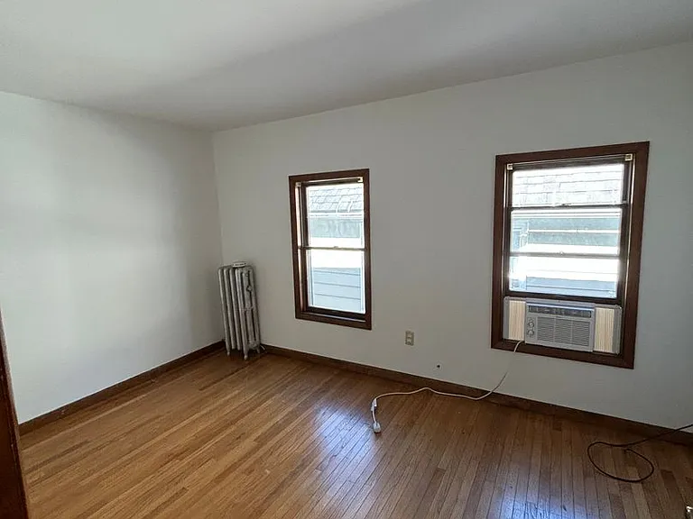 417-419 New York Street — Photo 14