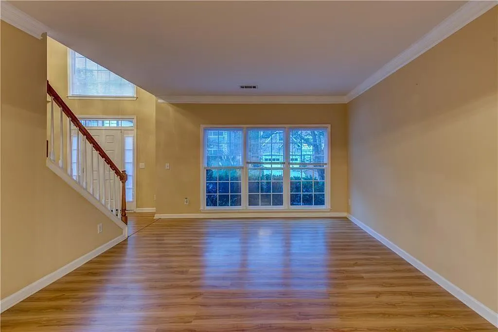 4 bed, 2.5 bath, 3011 sqft, $2,600 — Photo 3
