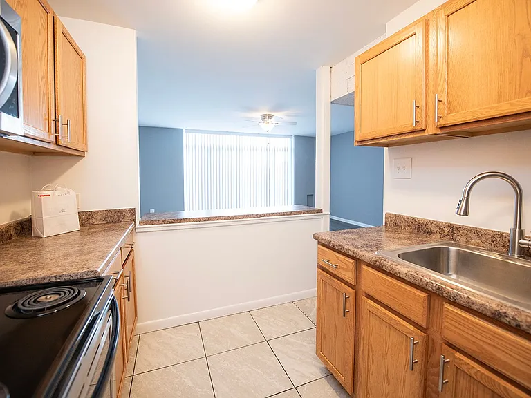 Creswood Apartments- Come home to Convenience! — Photo 21