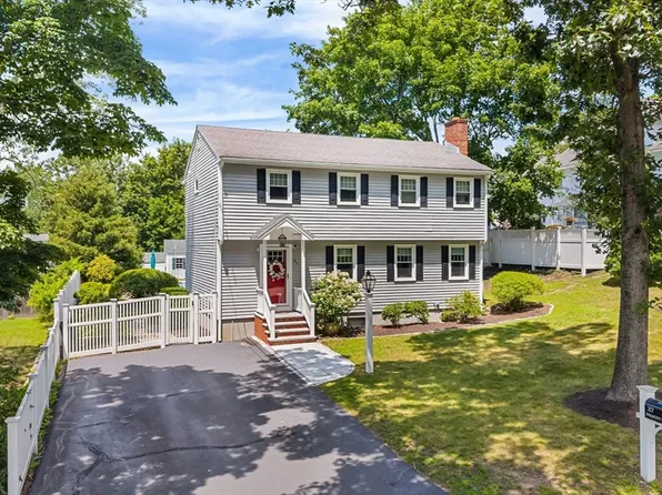 37 Fremont St, Reading, MA 01867
