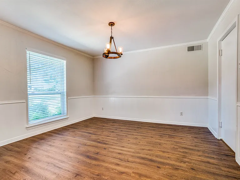 10534 Royal Springs Dr — Photo 3