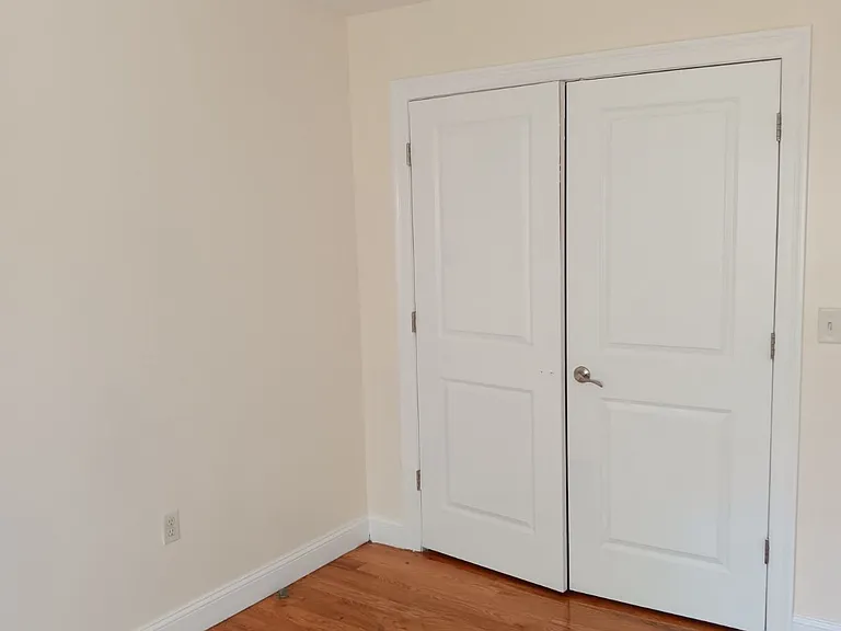 232 Shephard Ave — Photo 3