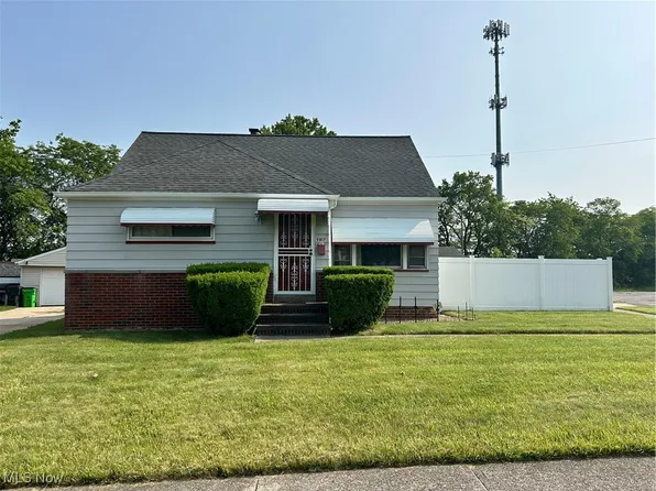 9817 David Rd, Garfield Heights, OH 44125