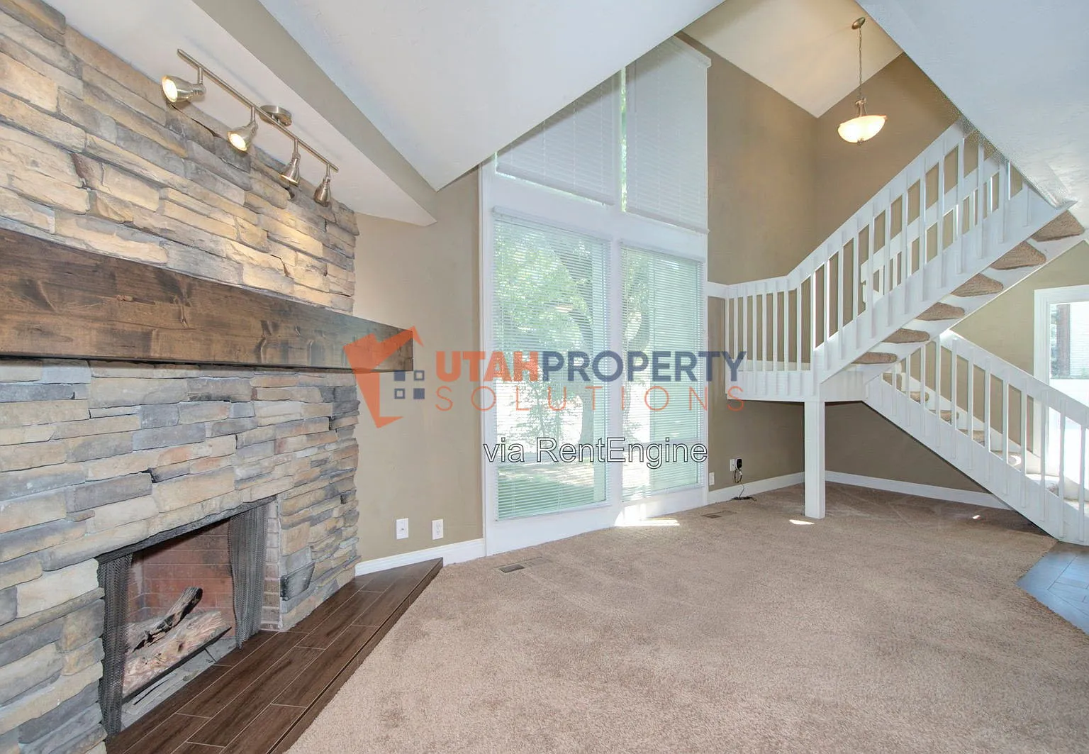 2 bed, 1.5 bath, 1588 sqft, $2,045 — Photo 3