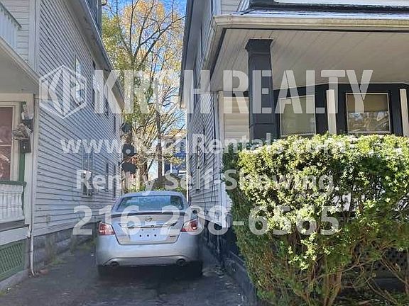 4th image of 9600 Yale Ave #2