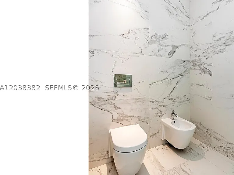 1000 Biscayne Blvd #2002 — Photo 33