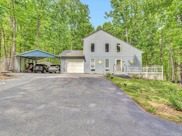 1393 Deepwoods Rd, Hardy, VA 24101