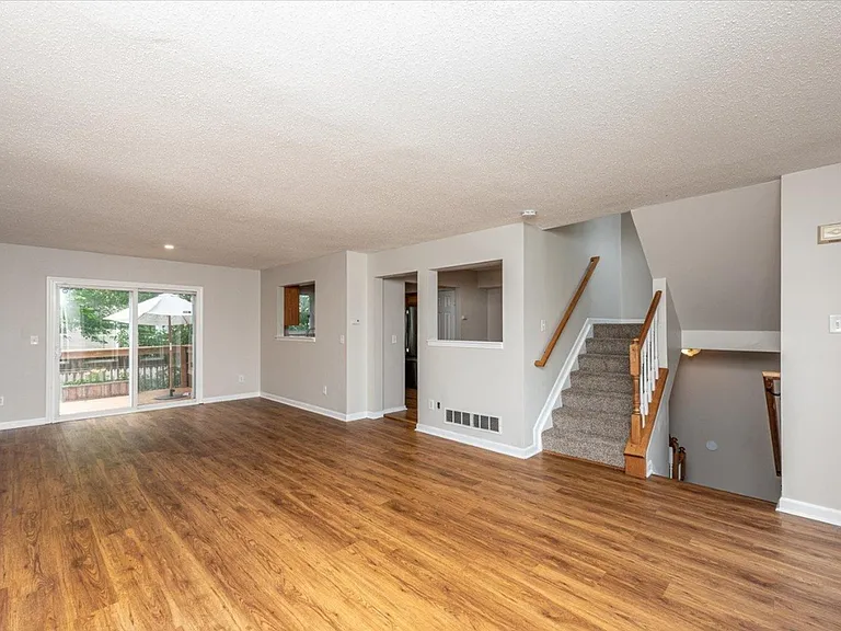 817 William Howard Taft Rd — Photo 3