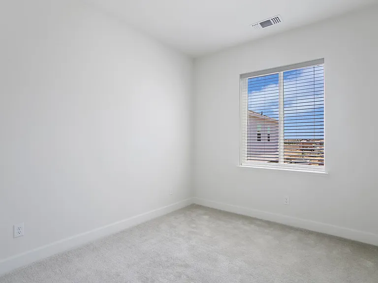 2926 Granger St — Photo 35