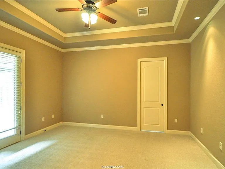 15615 Wood Brook Ln — Photo 9