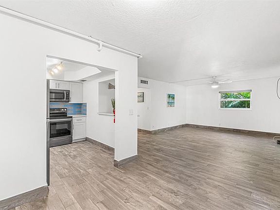5th image of 801 N Andrews Ave #6